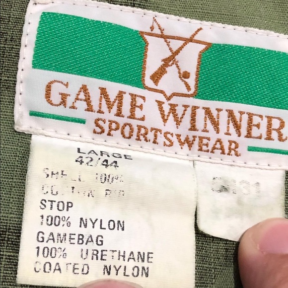 Vintage Game Winner Camo Hunting Vest with Netting - Picture 6 of 6